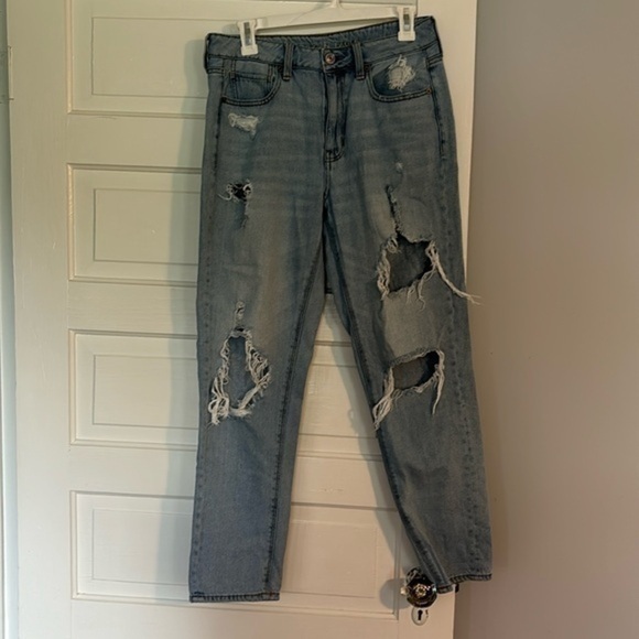 American Eagle Outfitters Hi Rise Tomgirl Distressed Jean - Picture 1 of 5